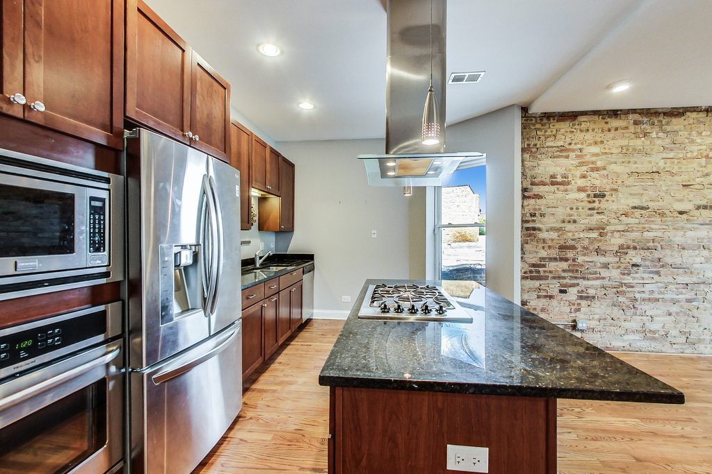 3740 N Wilton Avenue - Photo 5