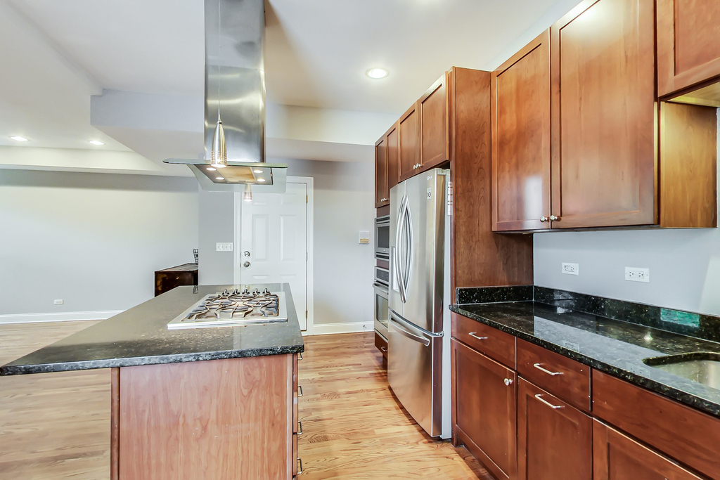 3740 N Wilton Avenue - Photo 6
