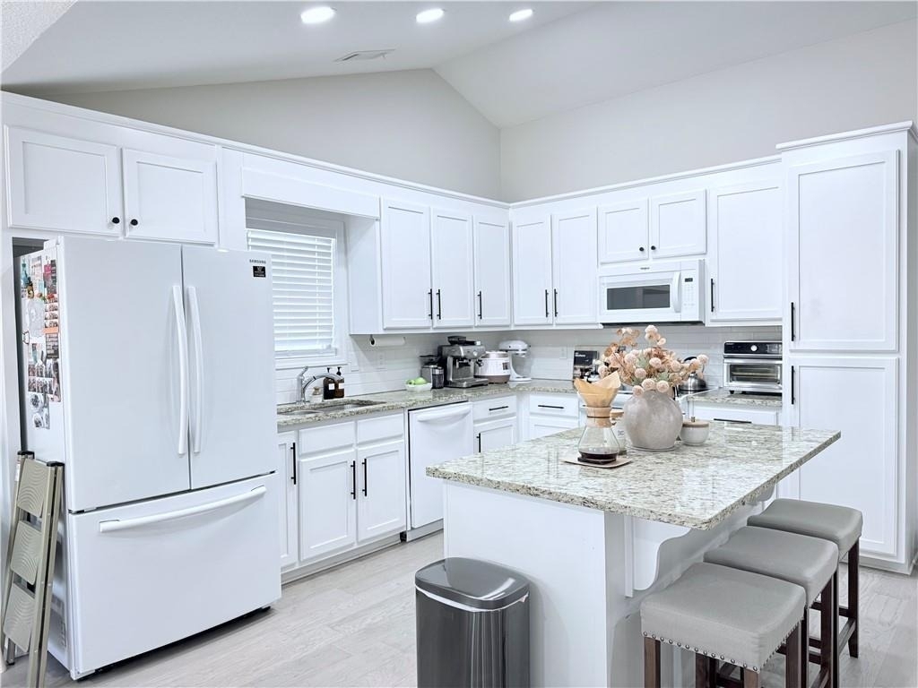 138 Livingston Court - Photo 7