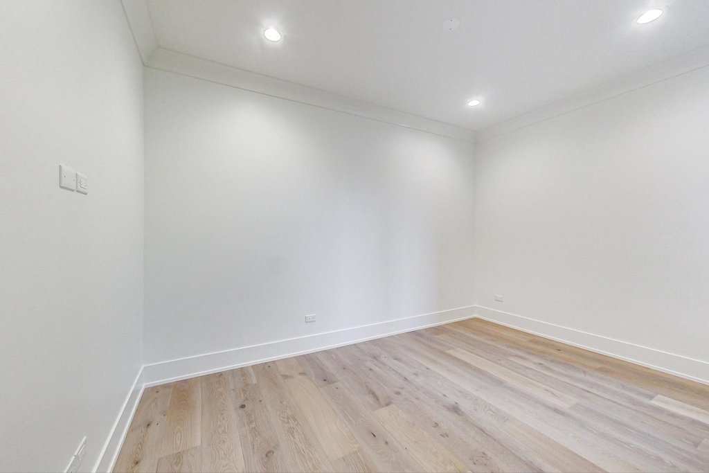 4920 N Lincoln Avenue - Photo 12