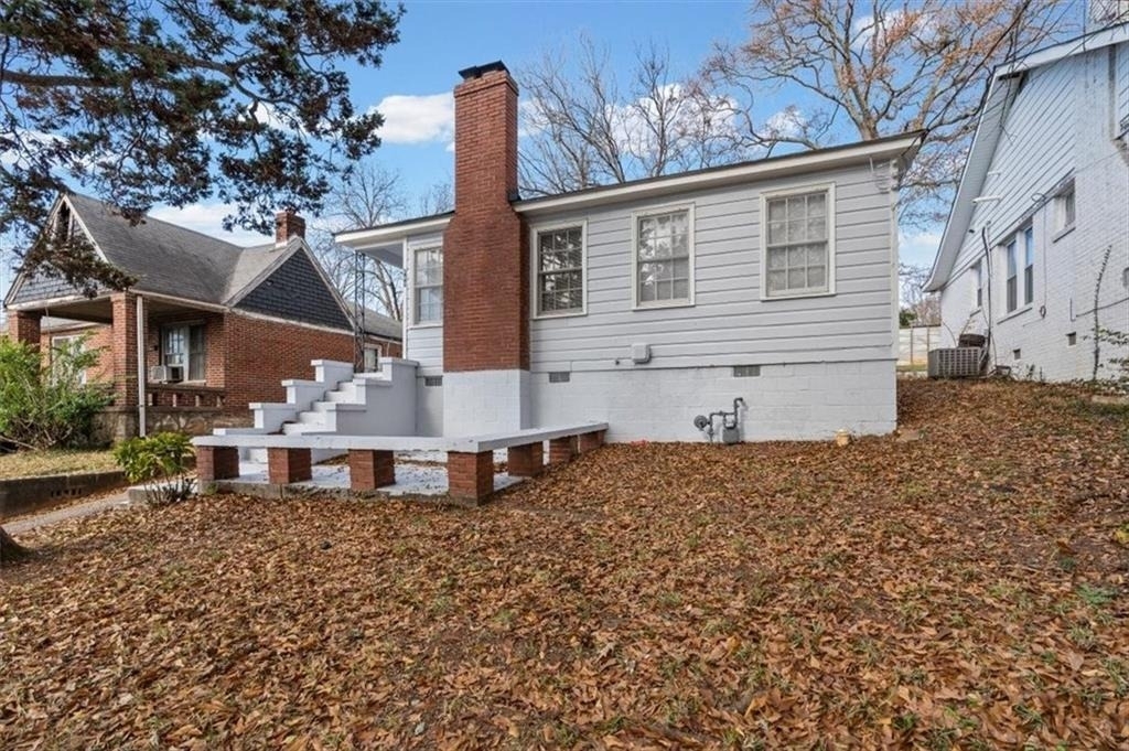 449 10th Street Nw - Photo 1