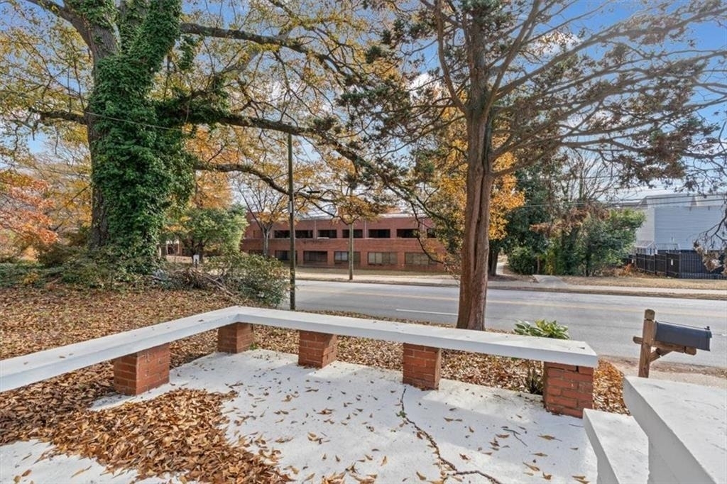 449 10th Street Nw - Photo 2