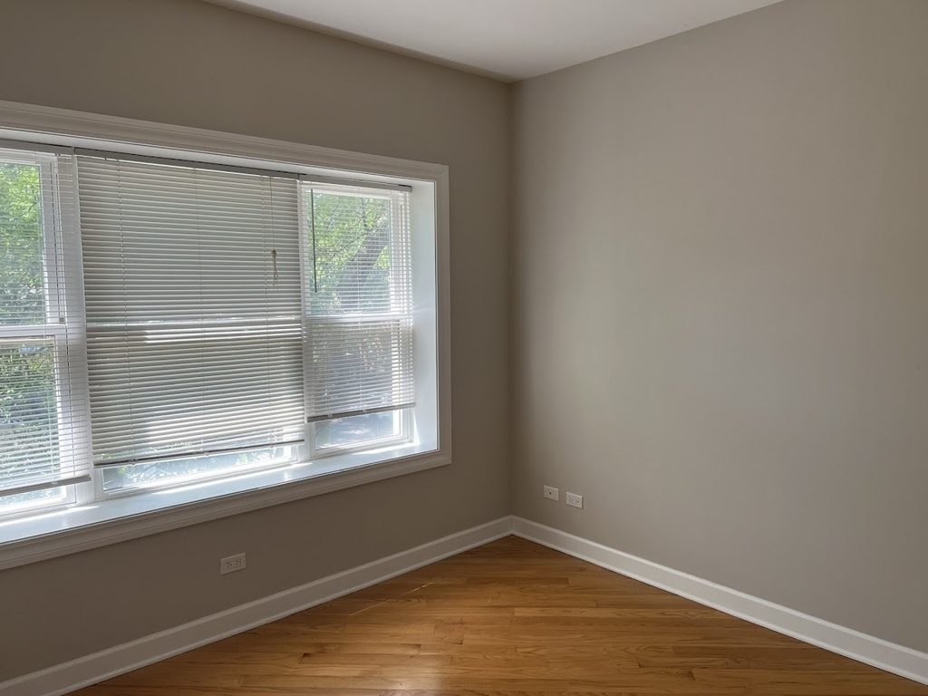 6507 N Hamilton Avenue - Photo 3
