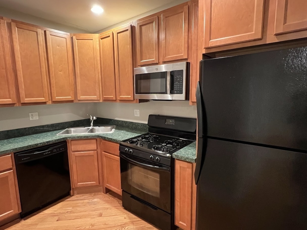 6507 N Hamilton Avenue - Photo 1