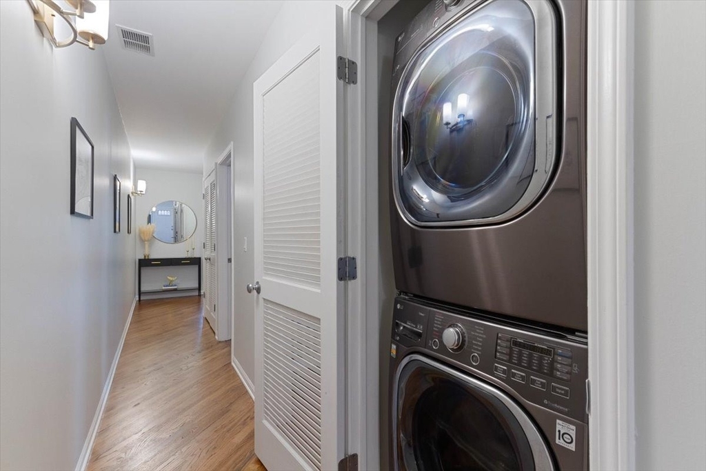 7028 N Ridge Boulevard - Photo 18