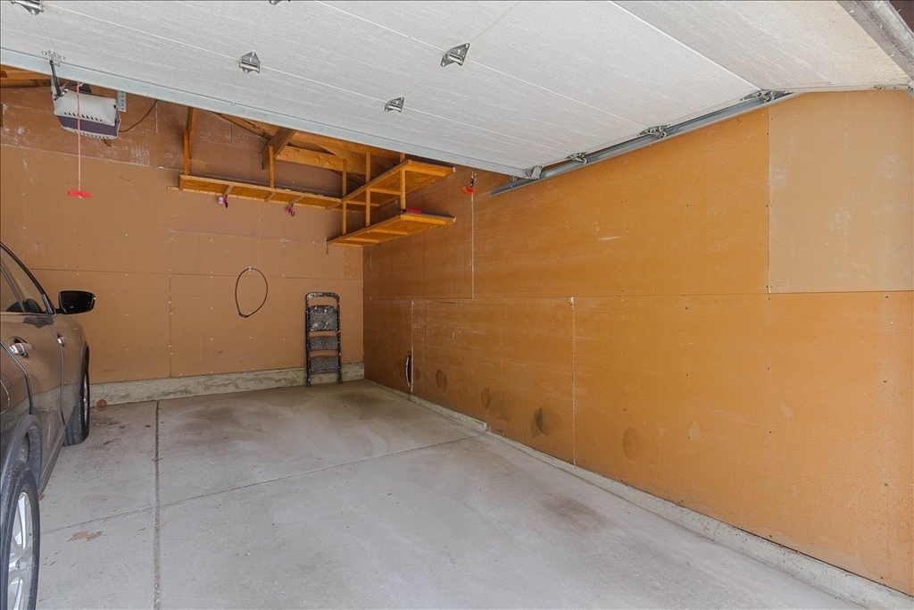 7028 N Ridge Boulevard - Photo 23