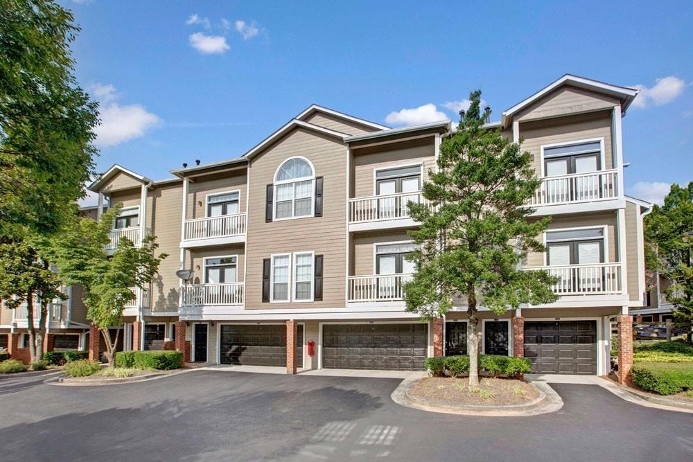 7150 W Peachtree Dunwoody Road - Photo 18