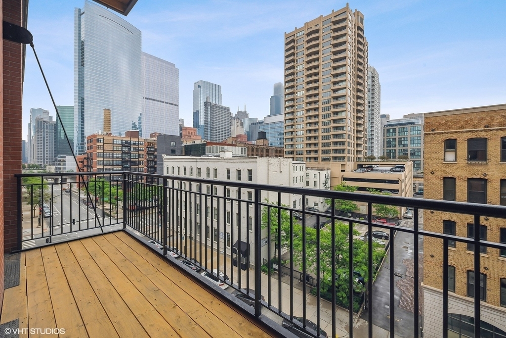 616 W Fulton Street - Photo 11
