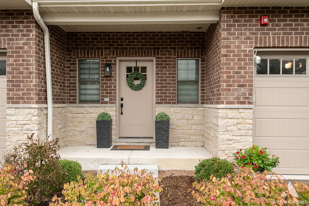 407 W Pierce Road - Photo 1