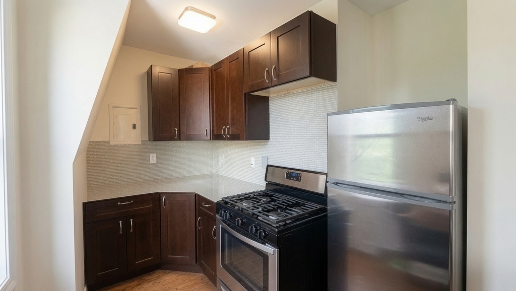 533 W Wrightwood Avenue - Photo 2