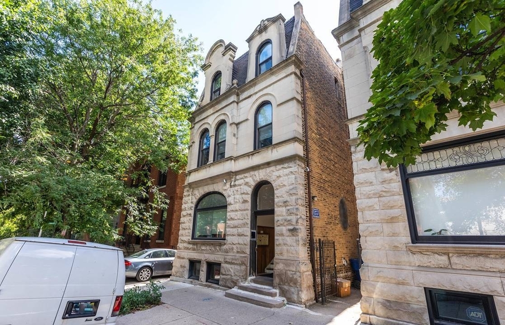 533 W Wrightwood Avenue - Photo 0