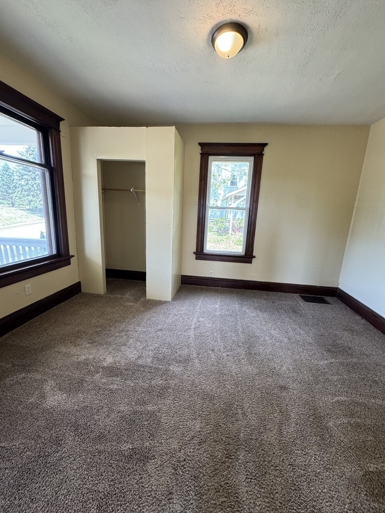 919 Leclaire Street - Photo 8