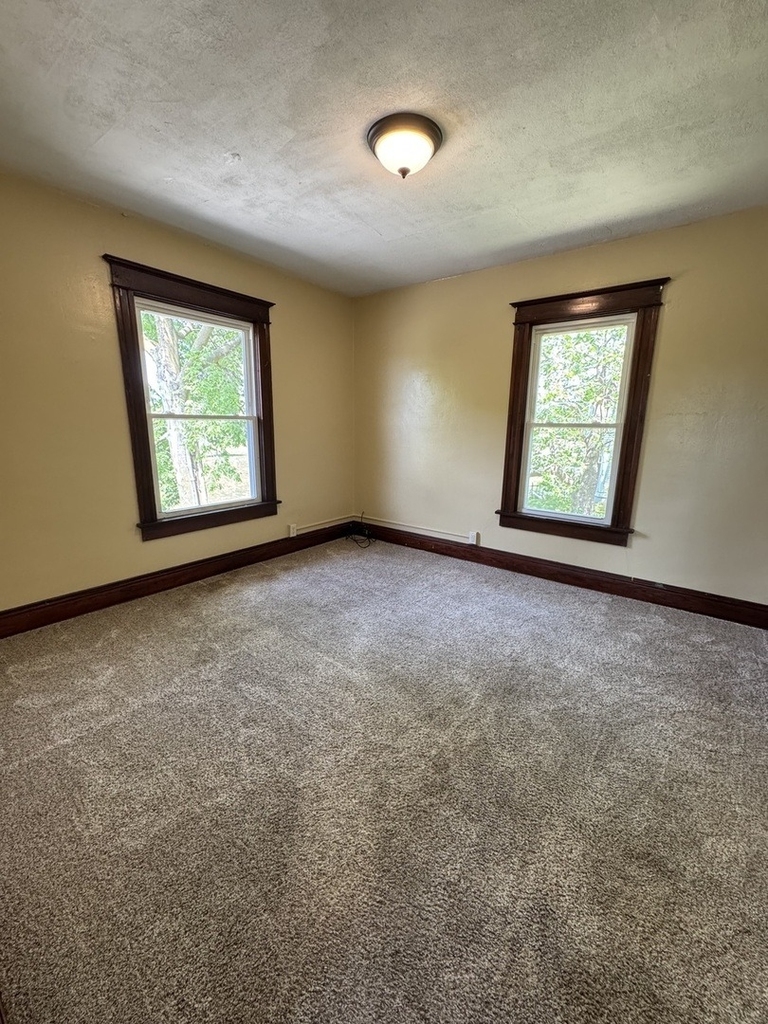 919 Leclaire Street - Photo 8