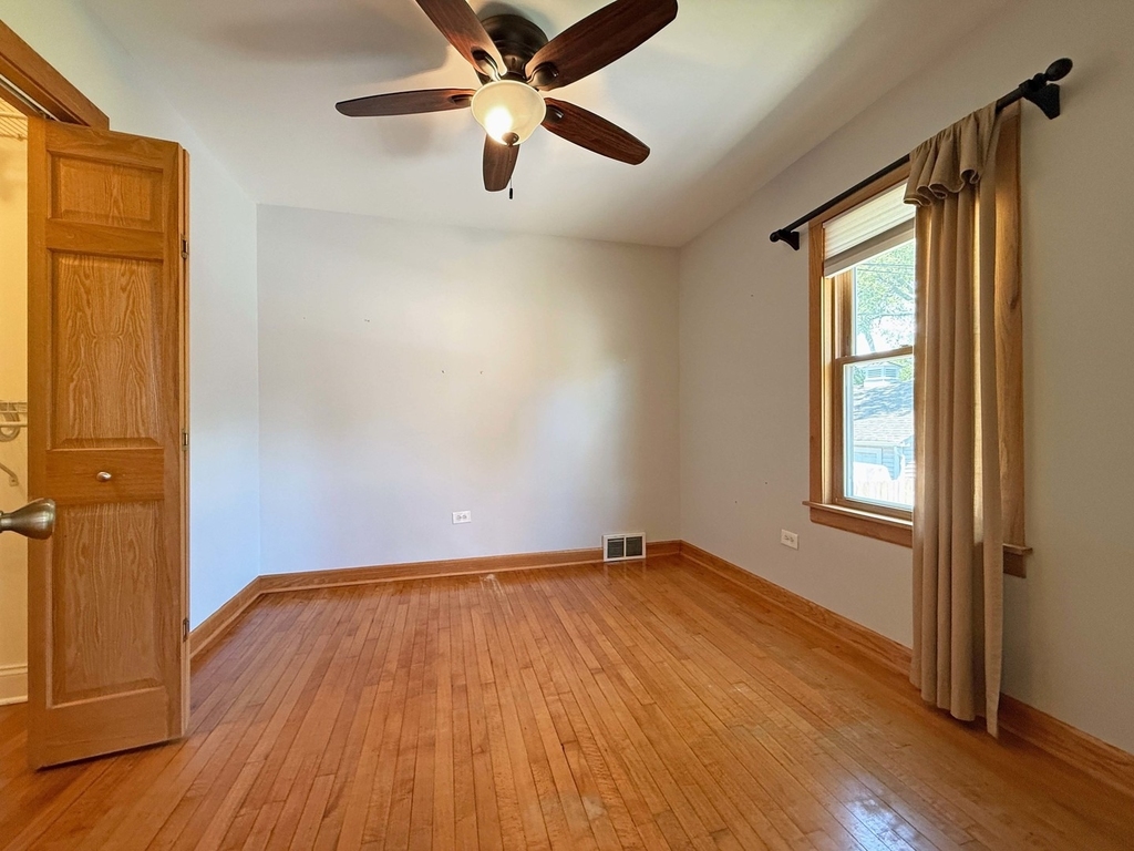 327 S Michigan Avenue - Photo 10