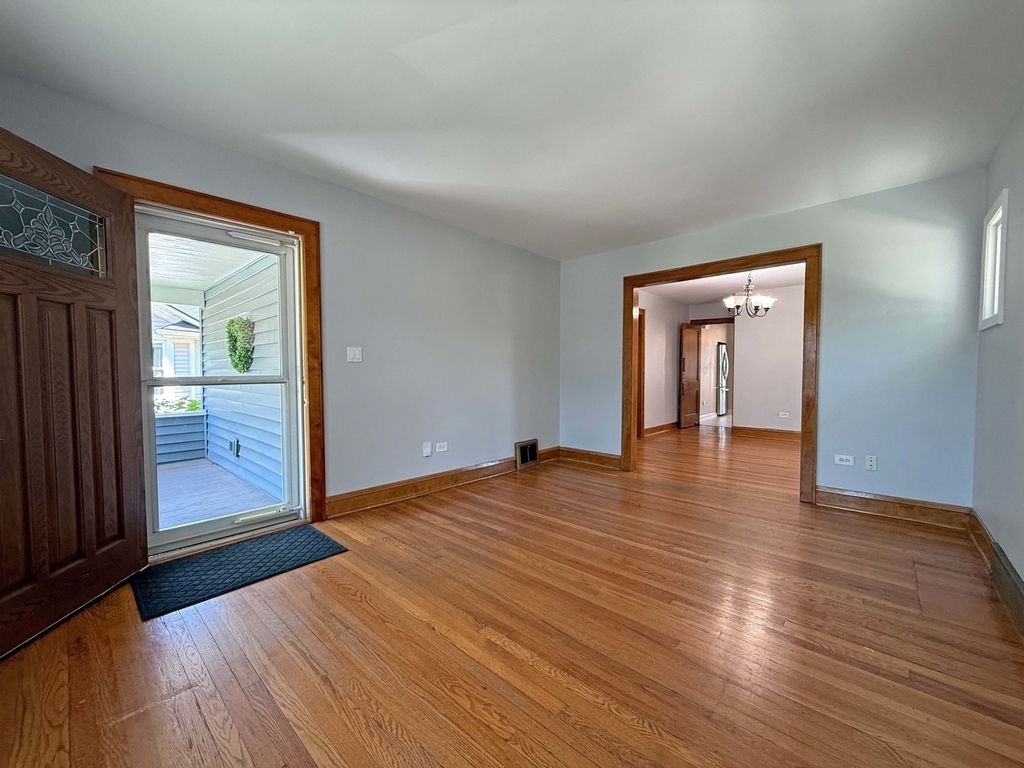 327 S Michigan Avenue - Photo 1