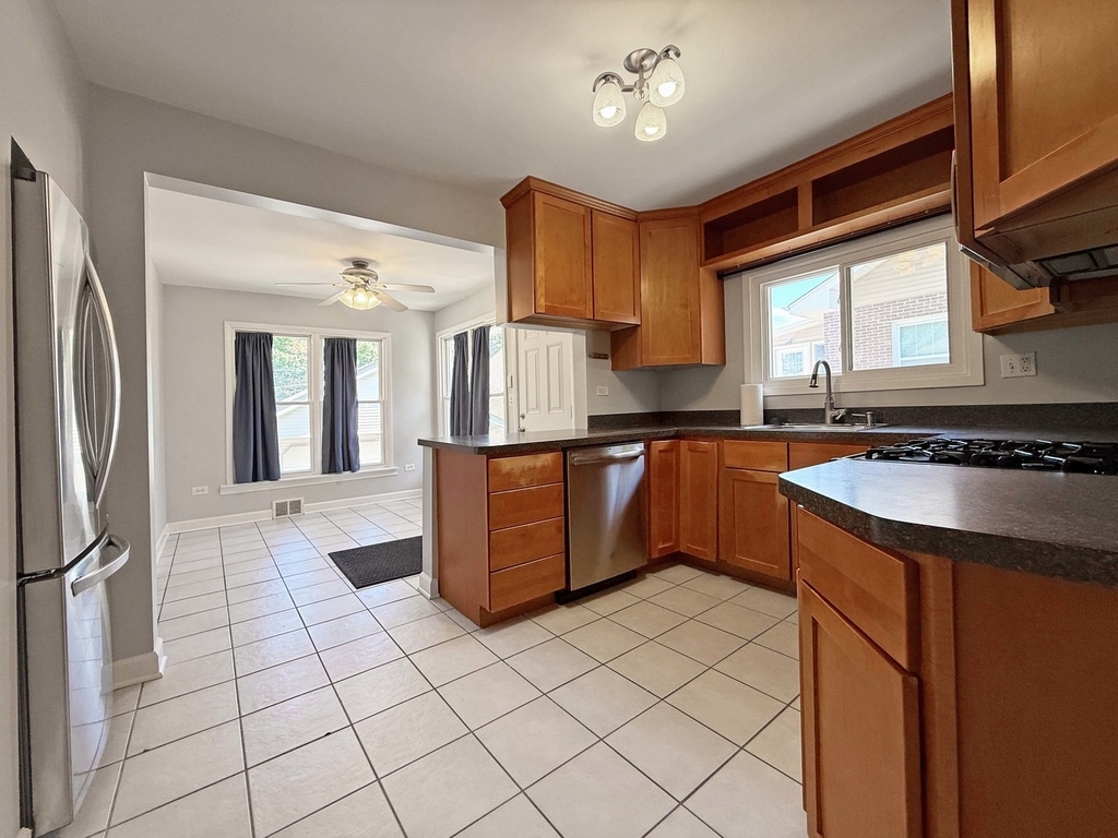327 S Michigan Avenue - Photo 6