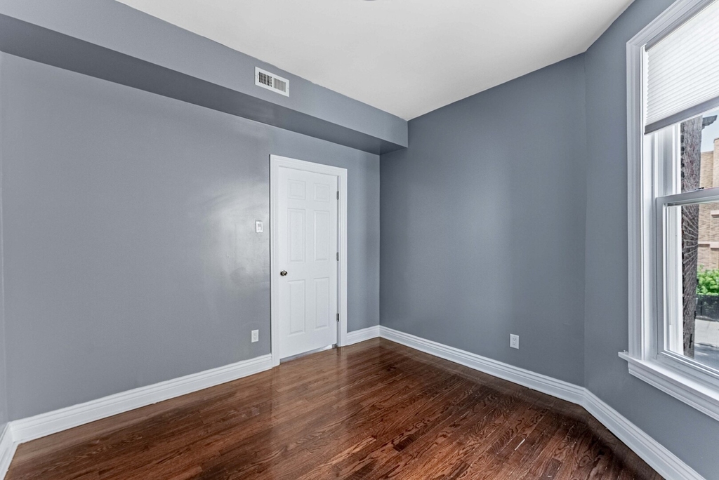 3535 W Walnut Street - Photo 11