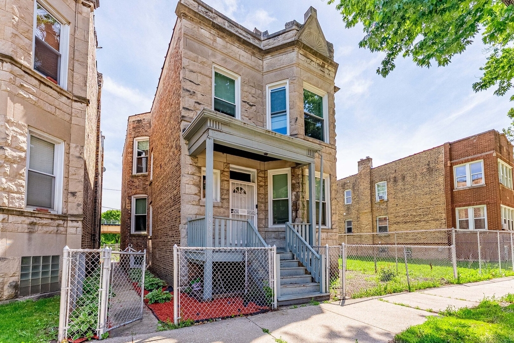3535 W Walnut Street - Photo 1