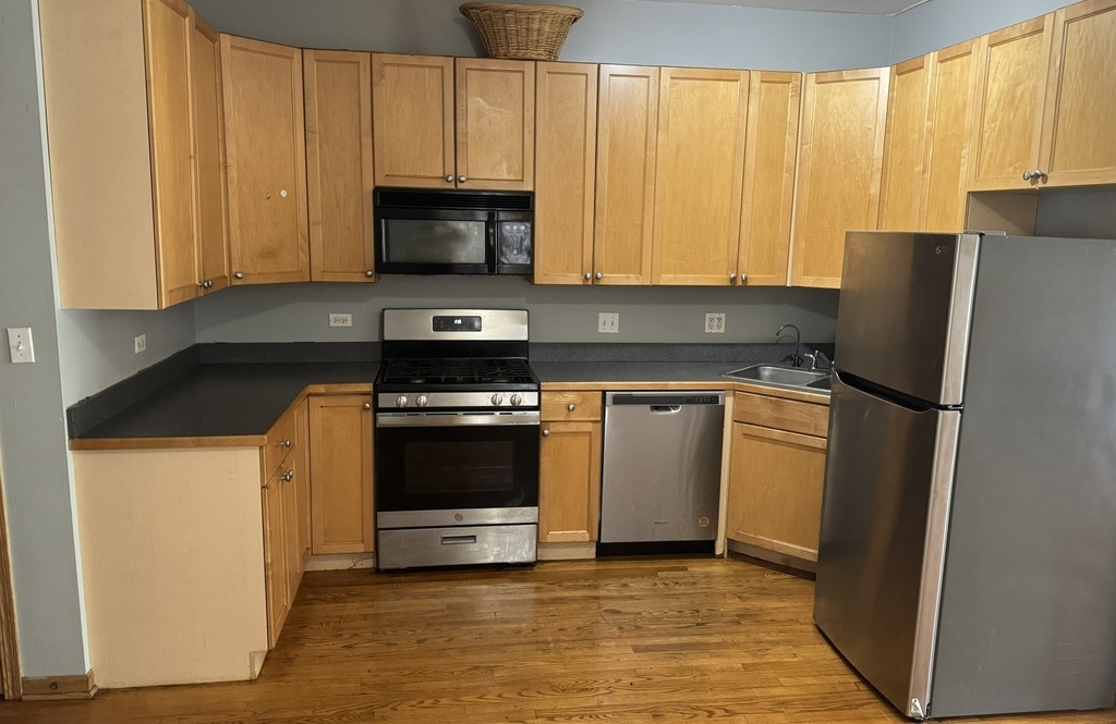 5852 S Prairie Avenue - Photo 3