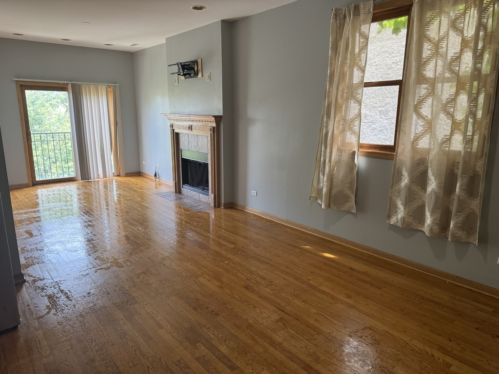 5852 S Prairie Avenue - Photo 2