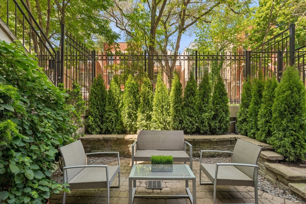 1411 N Mohawk Street - Photo 1