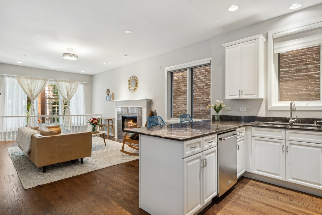 1411 N Mohawk Street - Photo 4