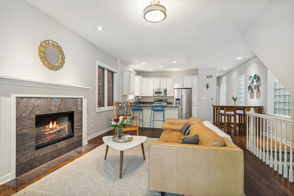 1411 N Mohawk Street - Photo 2