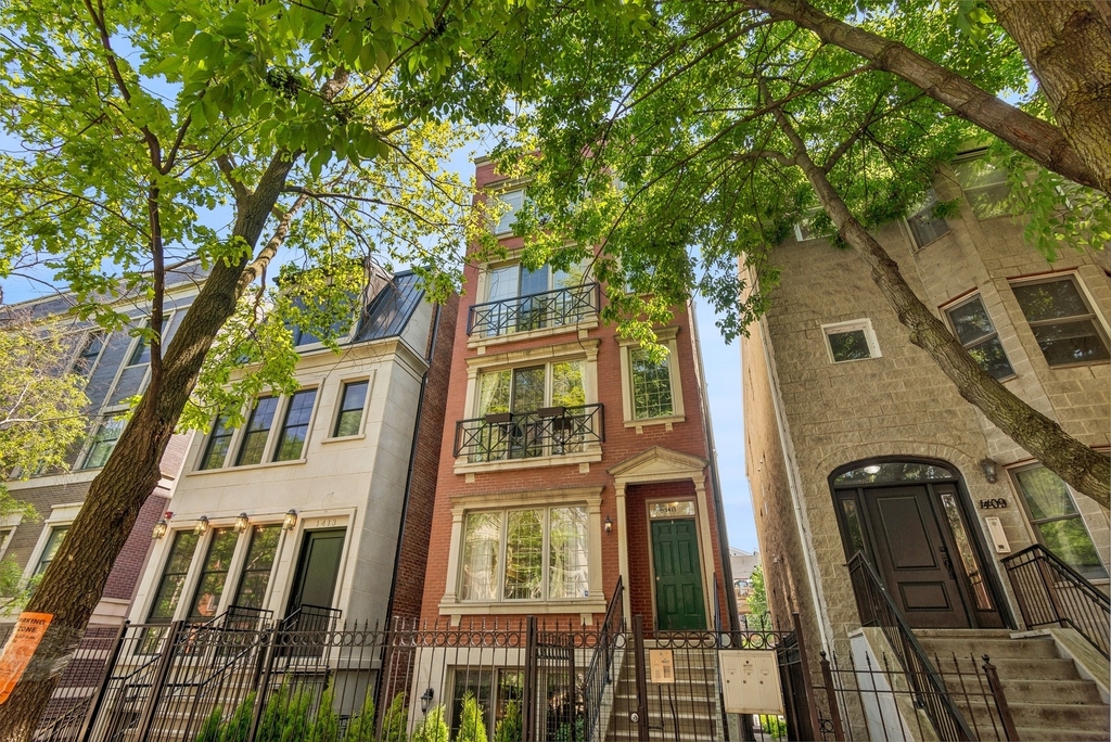 1411 N Mohawk Street - Photo 0
