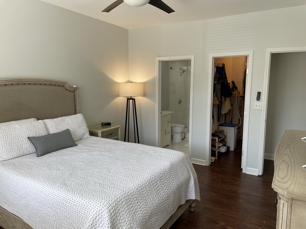 680 N Green Street - Photo 10