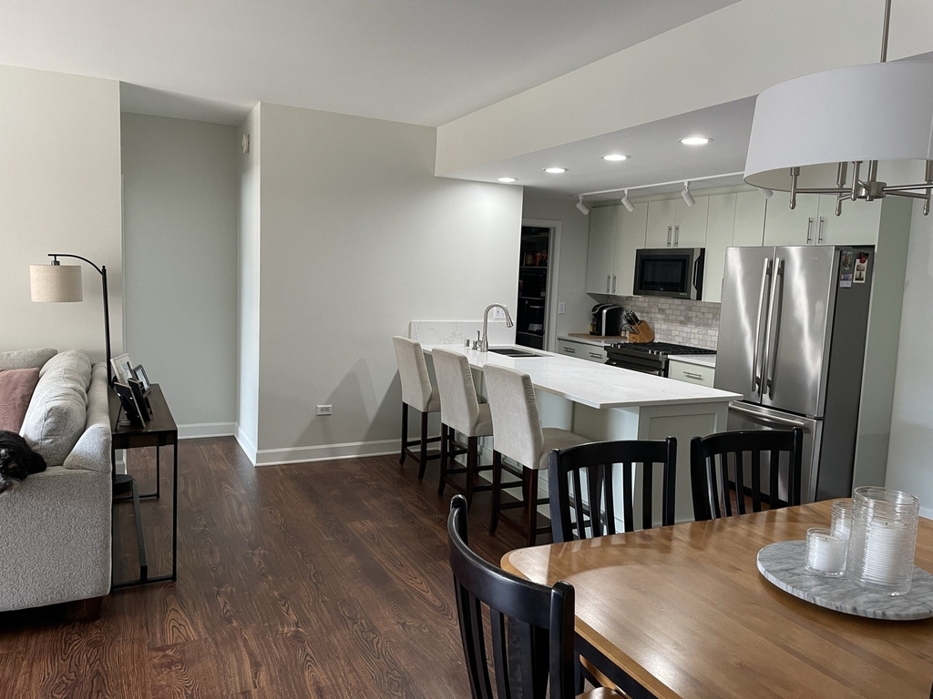 680 N Green Street - Photo 1