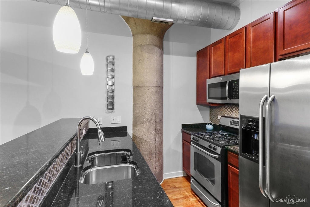 1111 W 15th Street - Photo 9