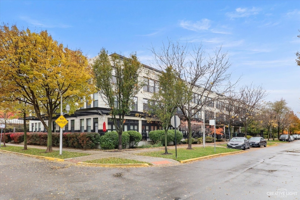 1111 W 15th Street - Photo 2