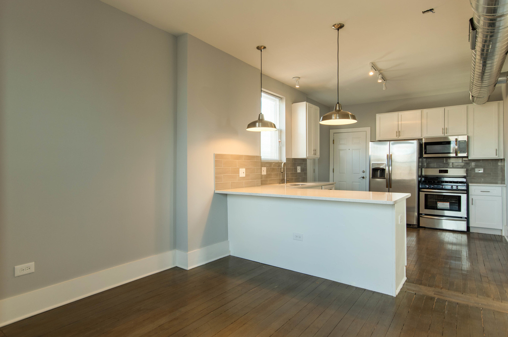 2117 W 18th Street - Photo 1