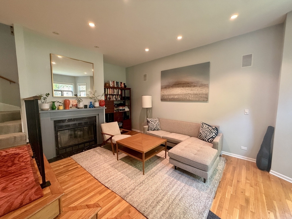 1241 W Fletcher Street - Photo 1