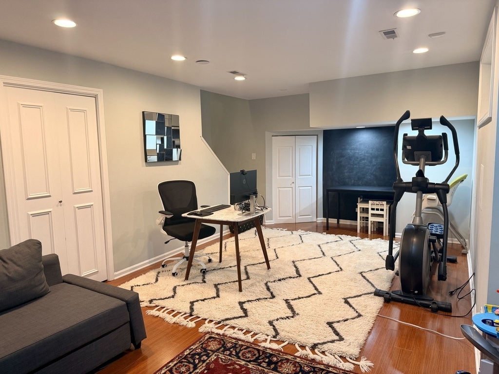 1241 W Fletcher Street - Photo 12