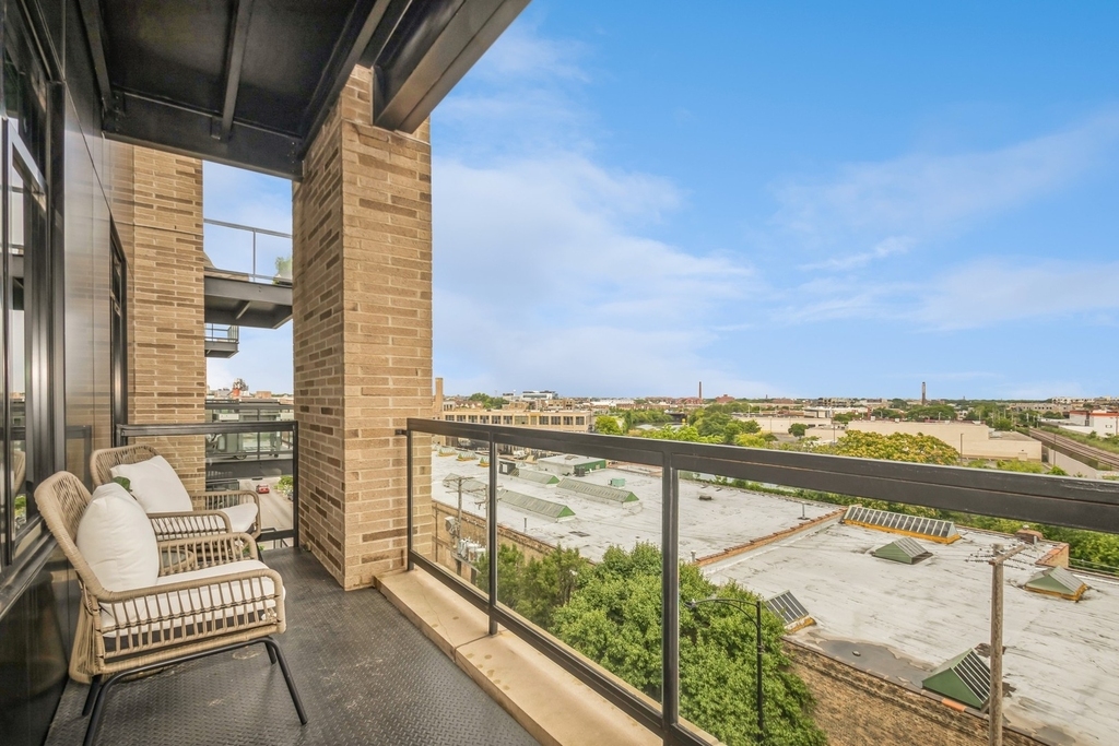 1701 W Webster Avenue - Photo 5