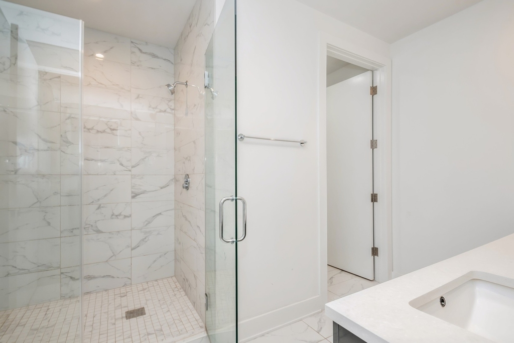 1701 W Webster Avenue - Photo 11