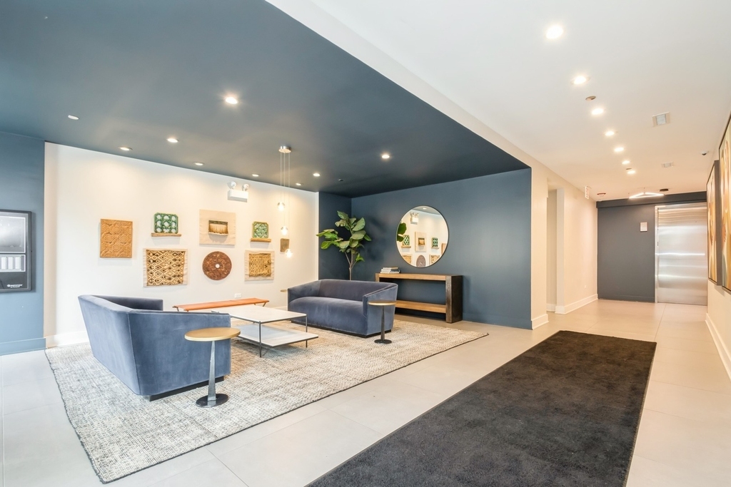 1701 W Webster Avenue - Photo 2