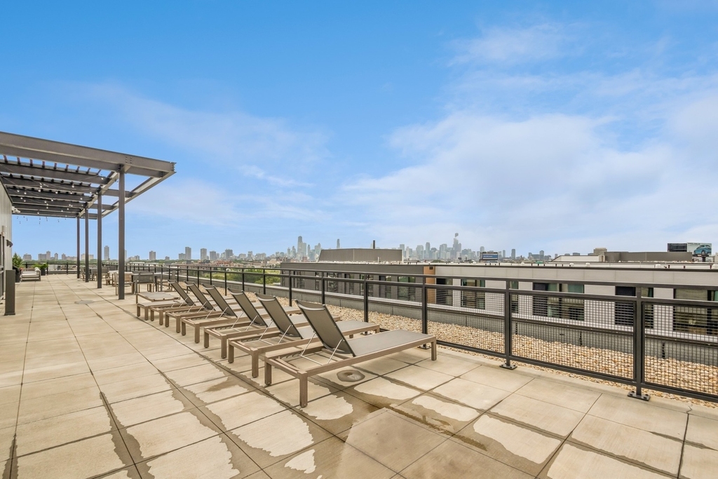1701 W Webster Avenue - Photo 16