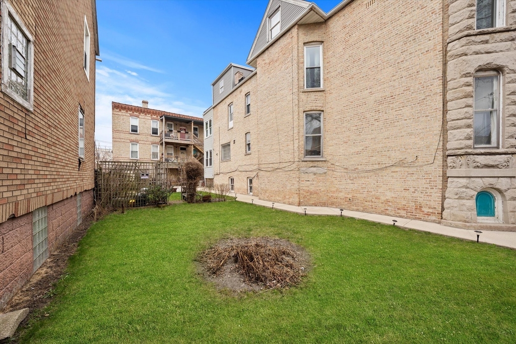2728 N Drake Avenue - Photo 10