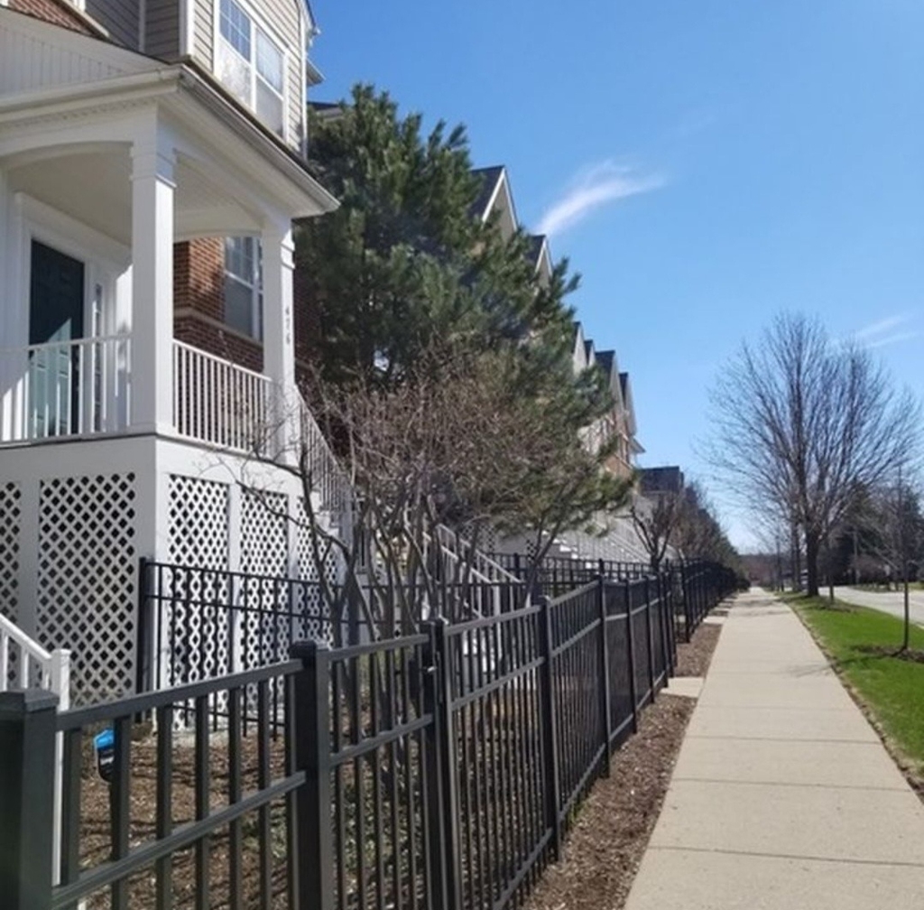 484 W Wood Street - Photo 1