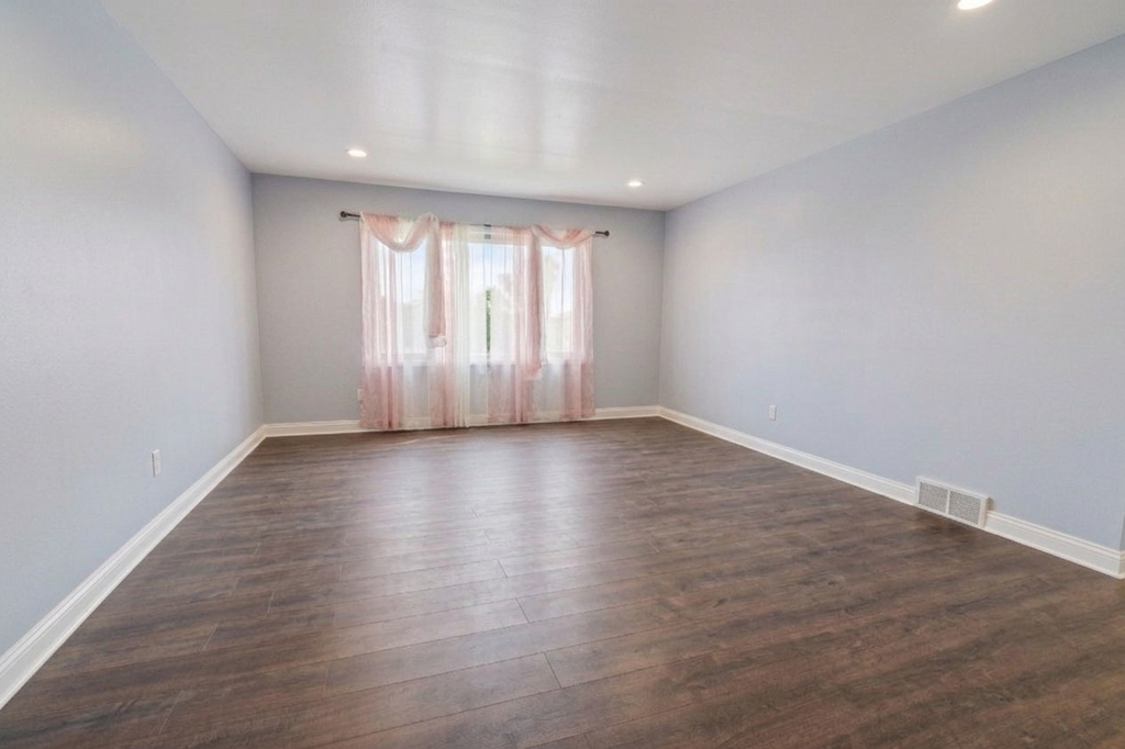 1017 9th Street - Photo 1