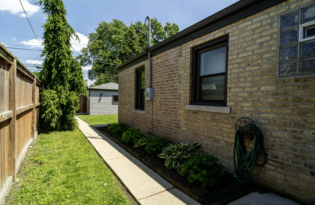 2537 Willow Street - Photo 15