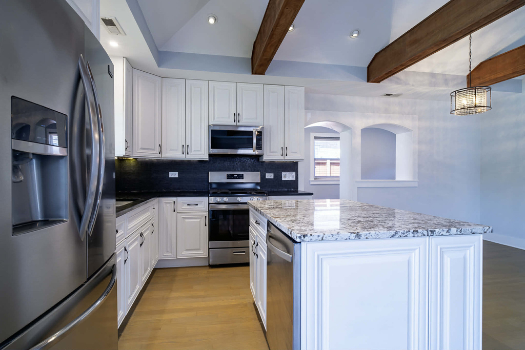 2537 Willow Street - Photo 3