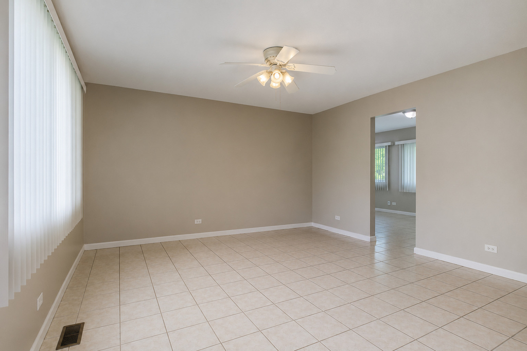 6847 Hawthorne Lane - Photo 3
