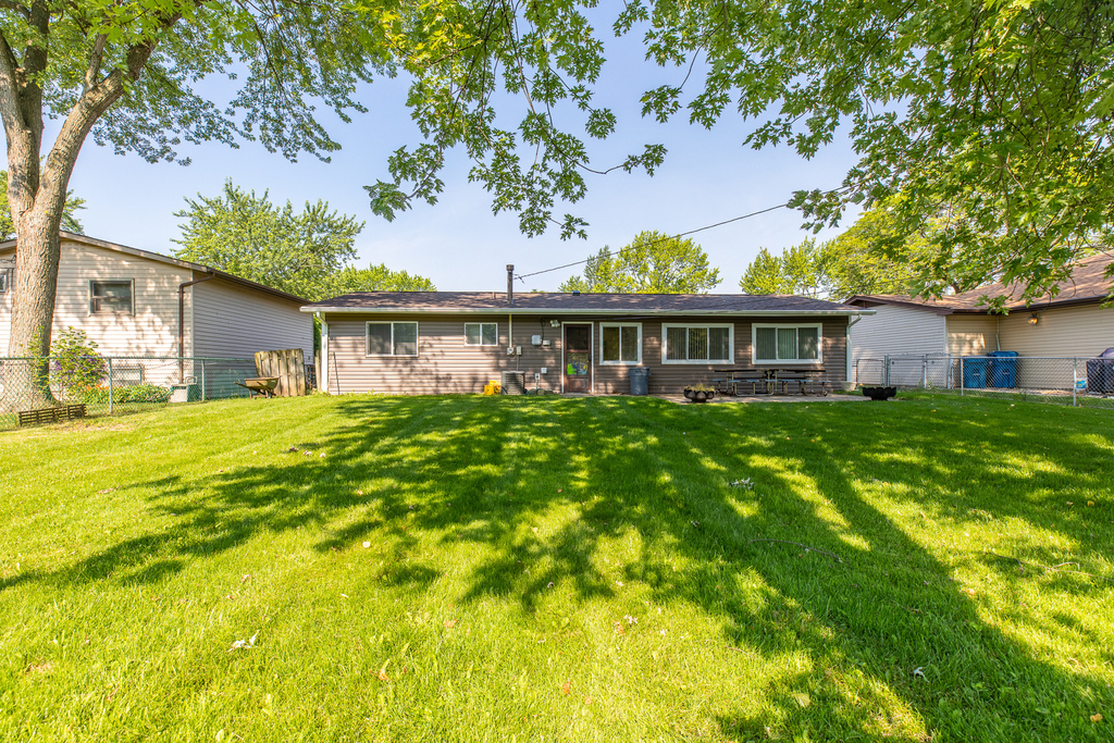 6847 Hawthorne Lane - Photo 2