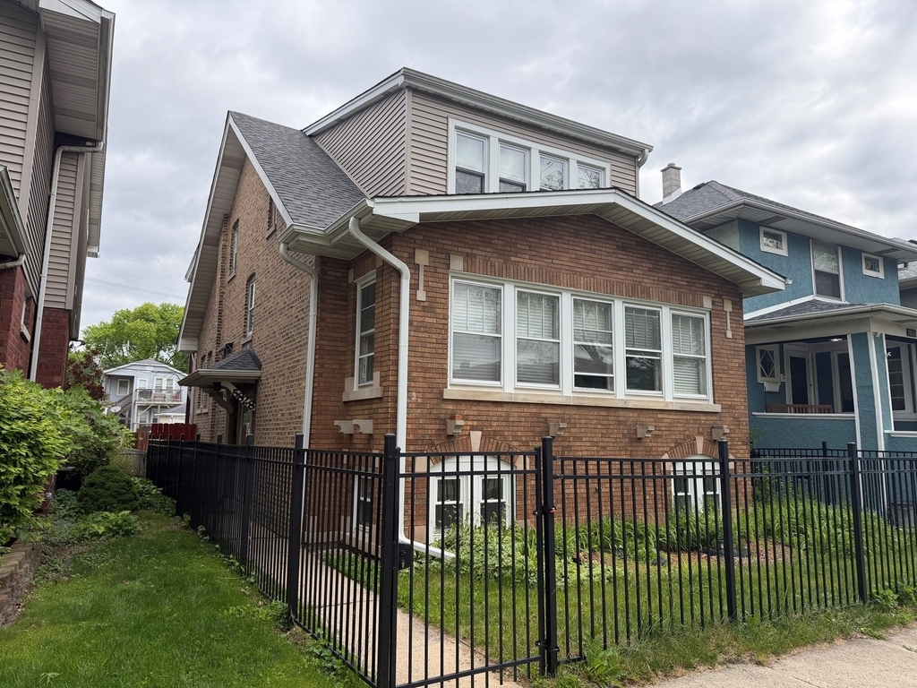 5828 W Berenice Avenue - Photo 1
