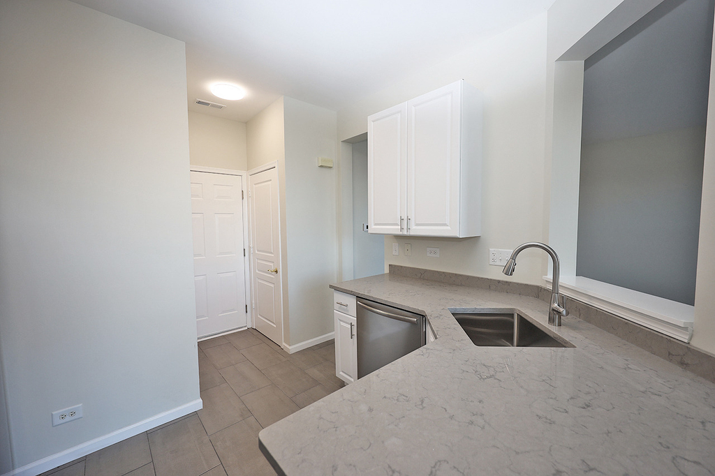 24854 W Gates Lane - Photo 8