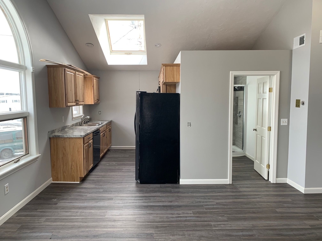 153 Lafayette - Photo 2