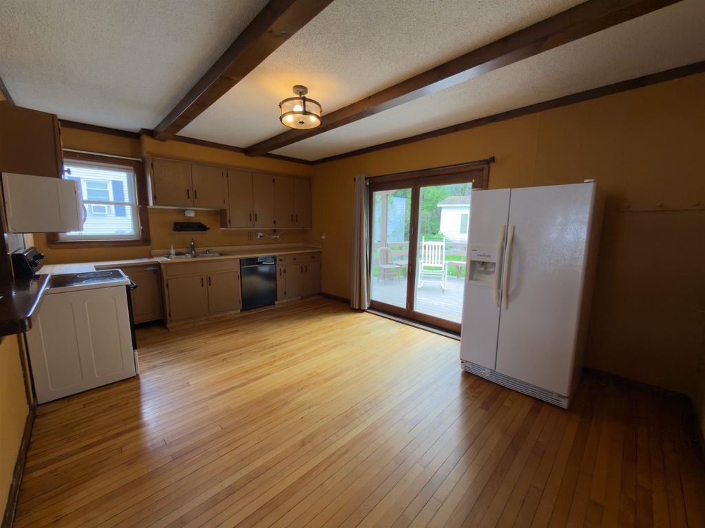 246 E Mason - Photo 7